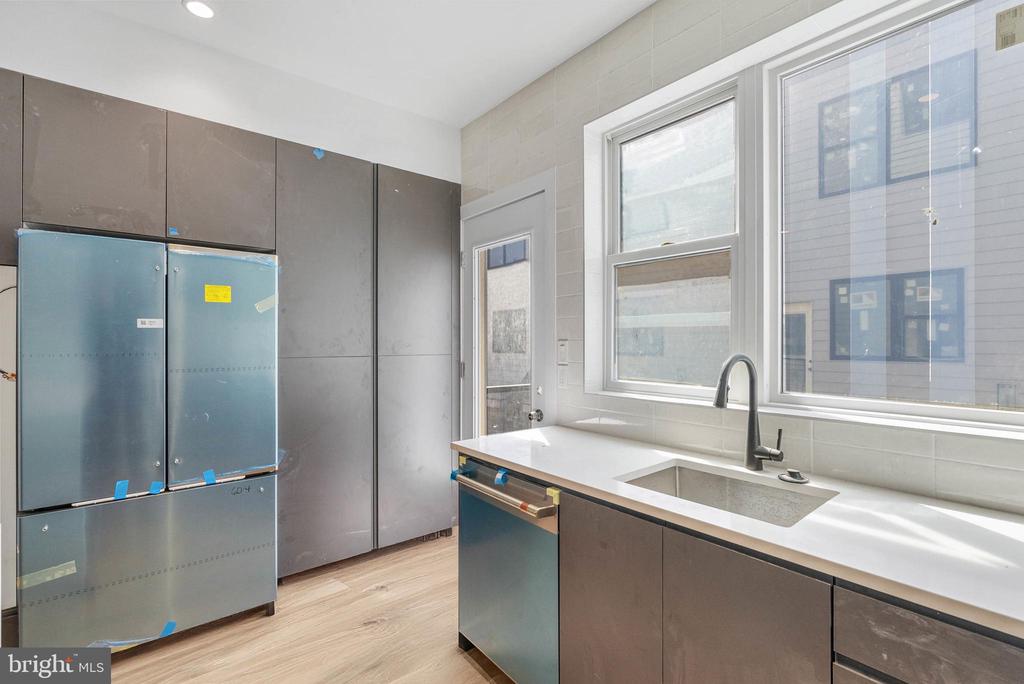 600 FAIRMOUNT AVENUE Unit: J4