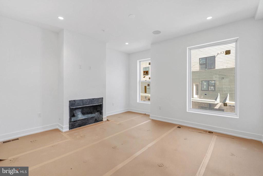 600 FAIRMOUNT AVENUE Unit: J4