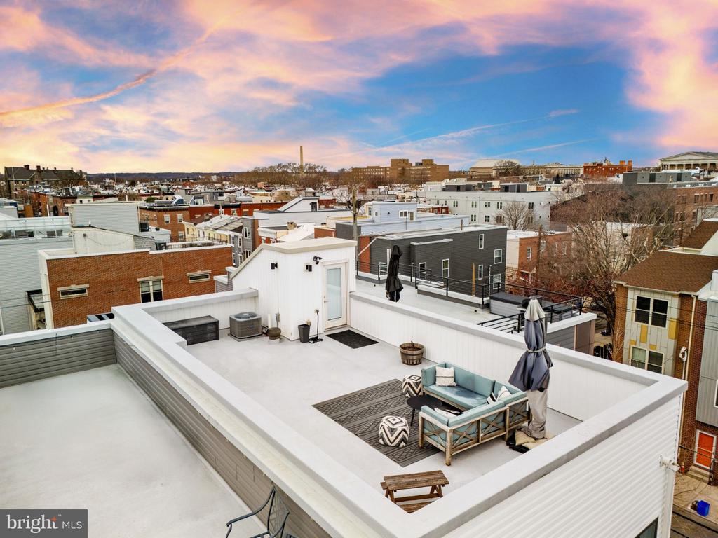 767 N UBER STREET
