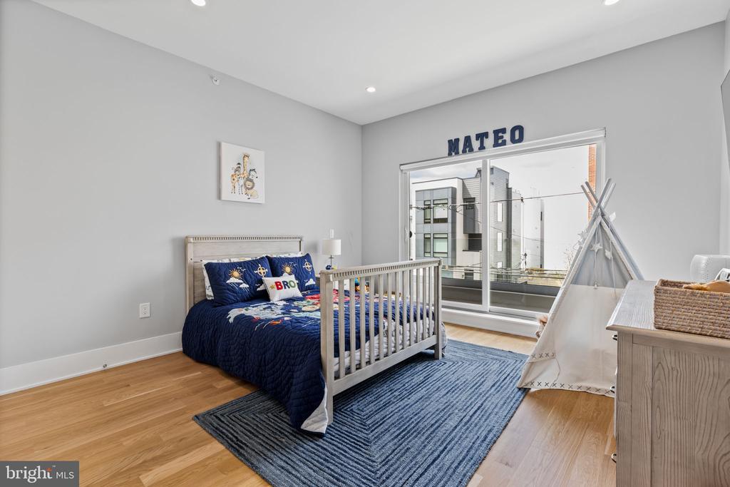 767 N UBER STREET