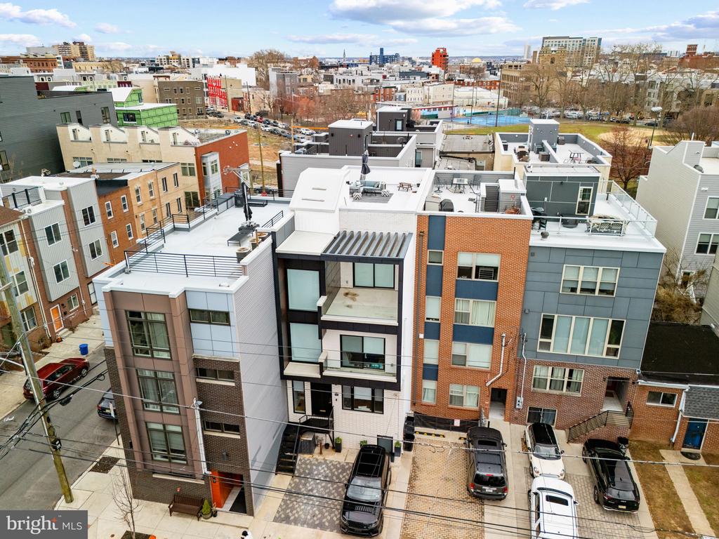 767 N UBER STREET