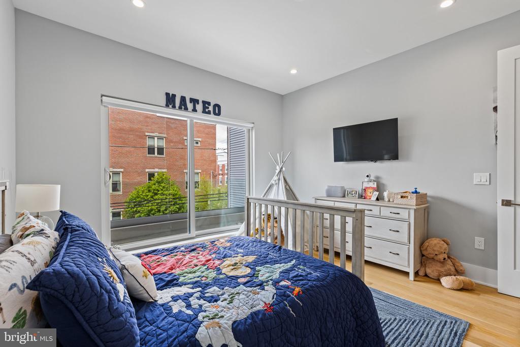 767 N UBER STREET