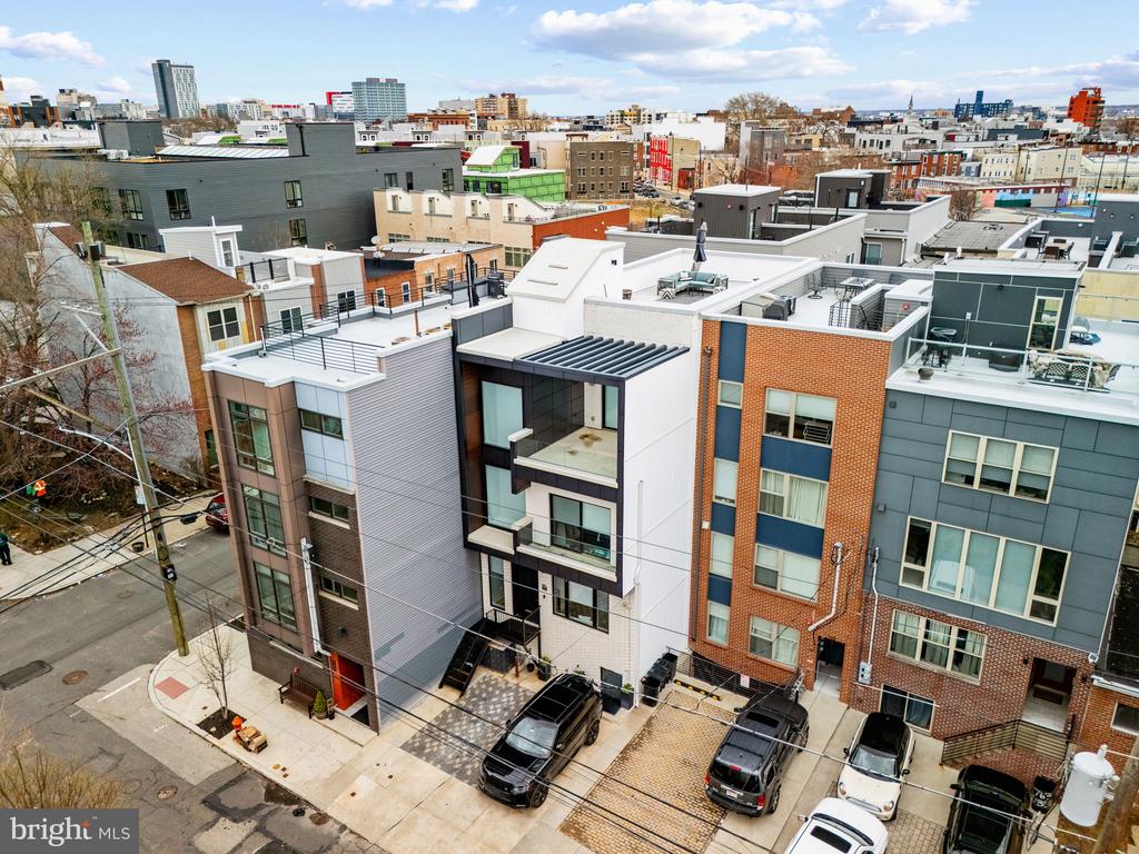 767 N UBER STREET