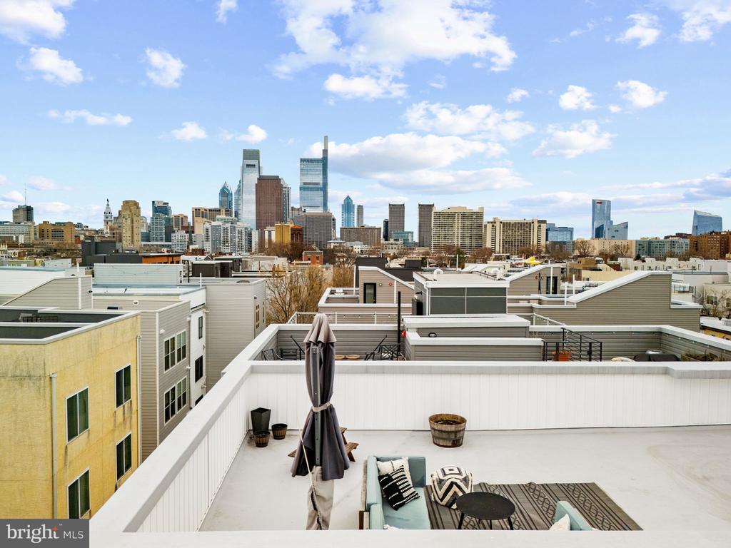 767 N UBER STREET