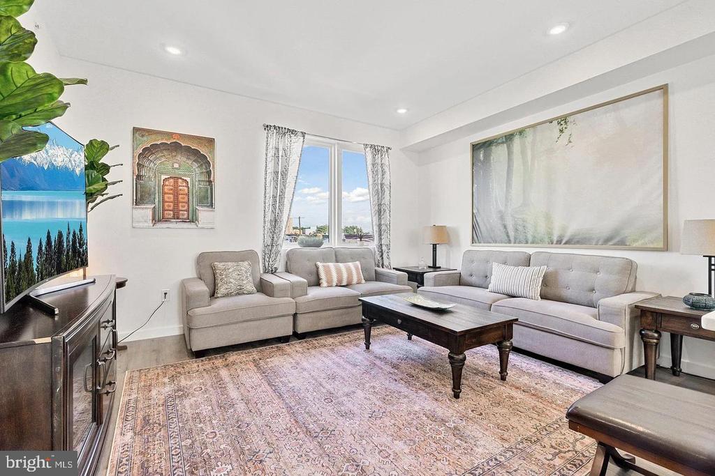 1735 S 23RD STREET Unit: 5