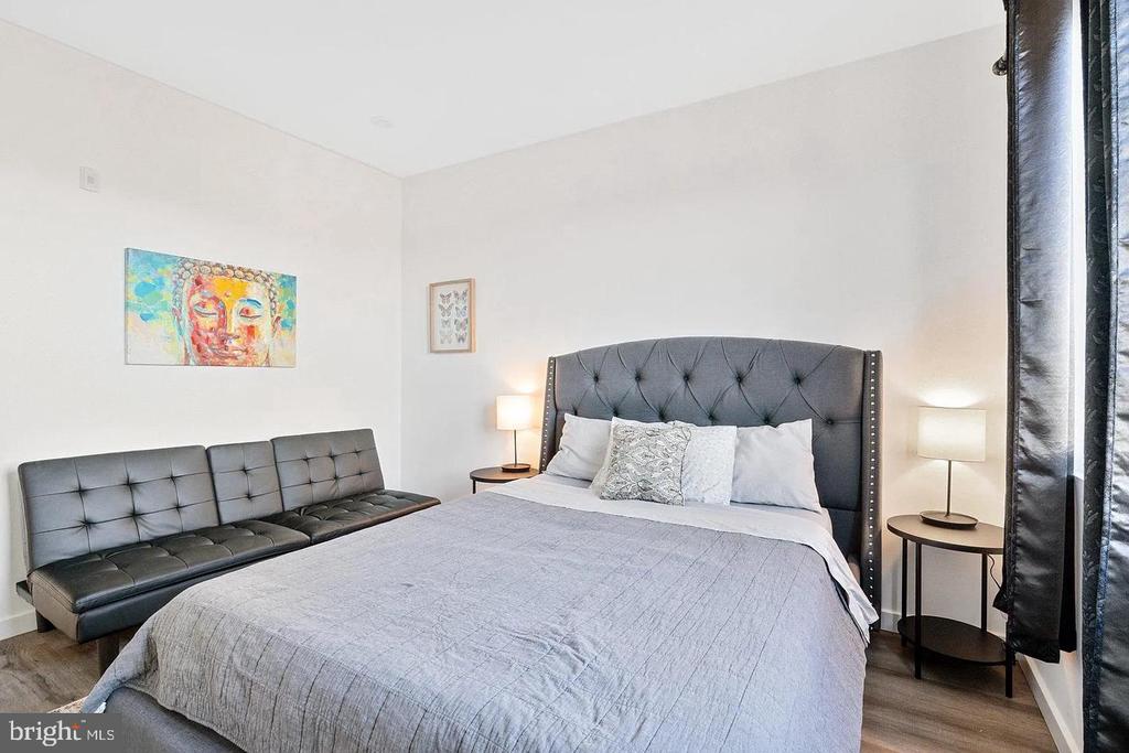 1735 S 23RD STREET Unit: 5