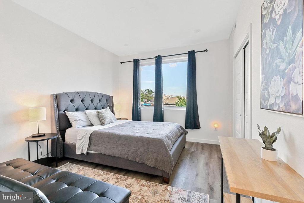1735 S 23RD STREET Unit: 5