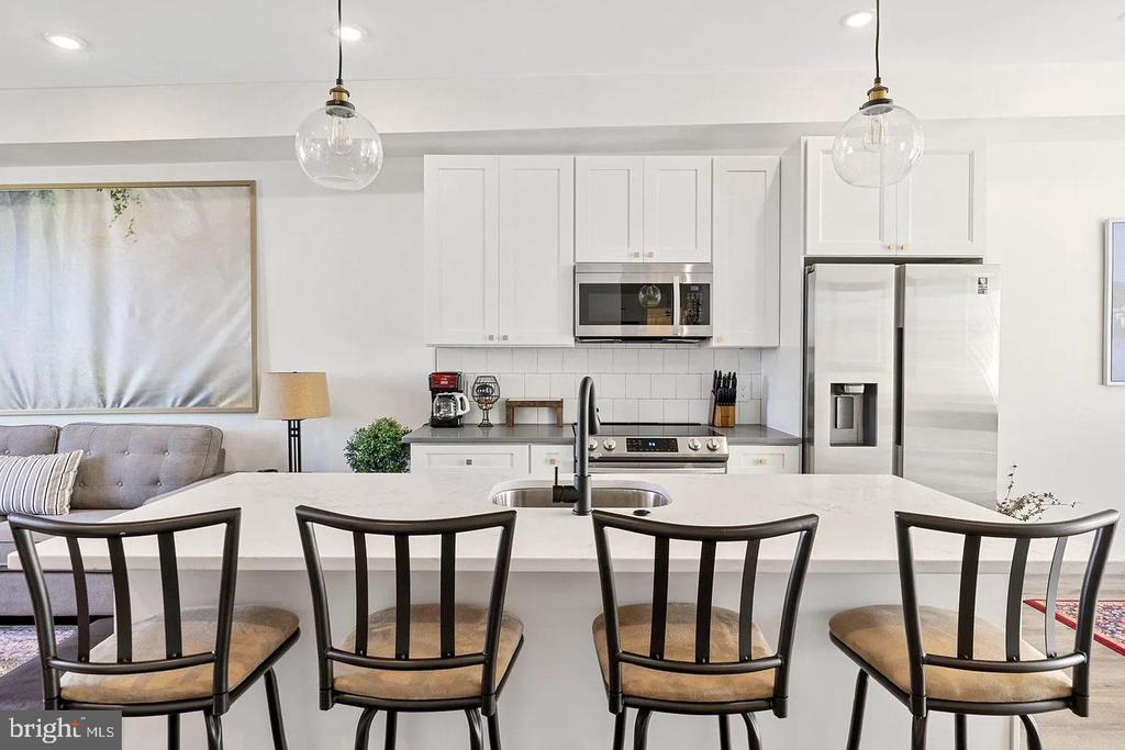 1735 S 23RD STREET Unit: 5