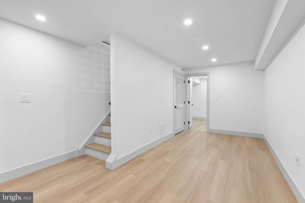 613 MERCY STREET