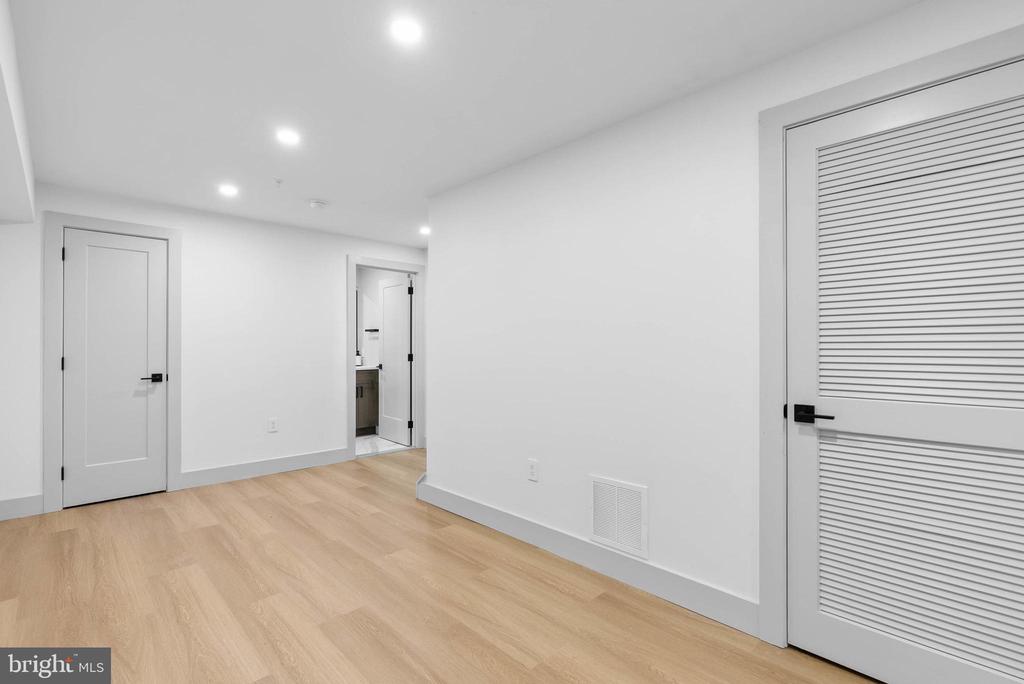 613 MERCY STREET