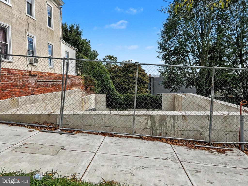 210 KALOS STREET