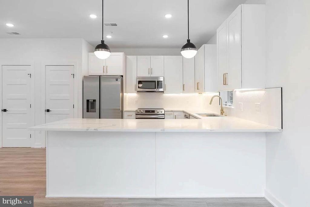 719 N 16TH STREET Unit: 4