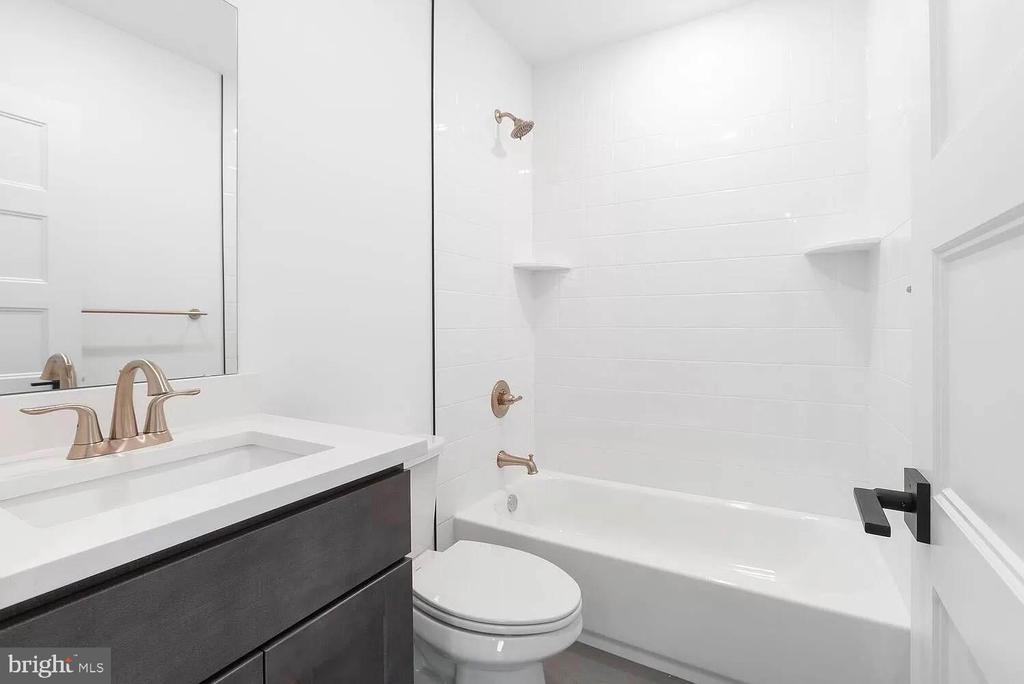 719 N 16TH STREET Unit: 4
