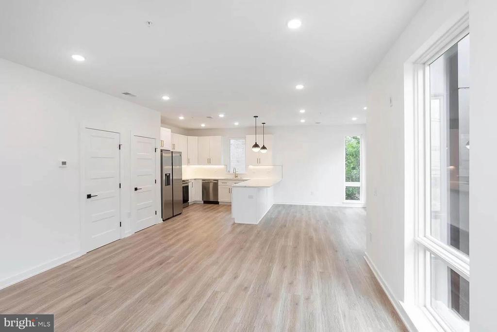719 N 16TH STREET Unit: 4
