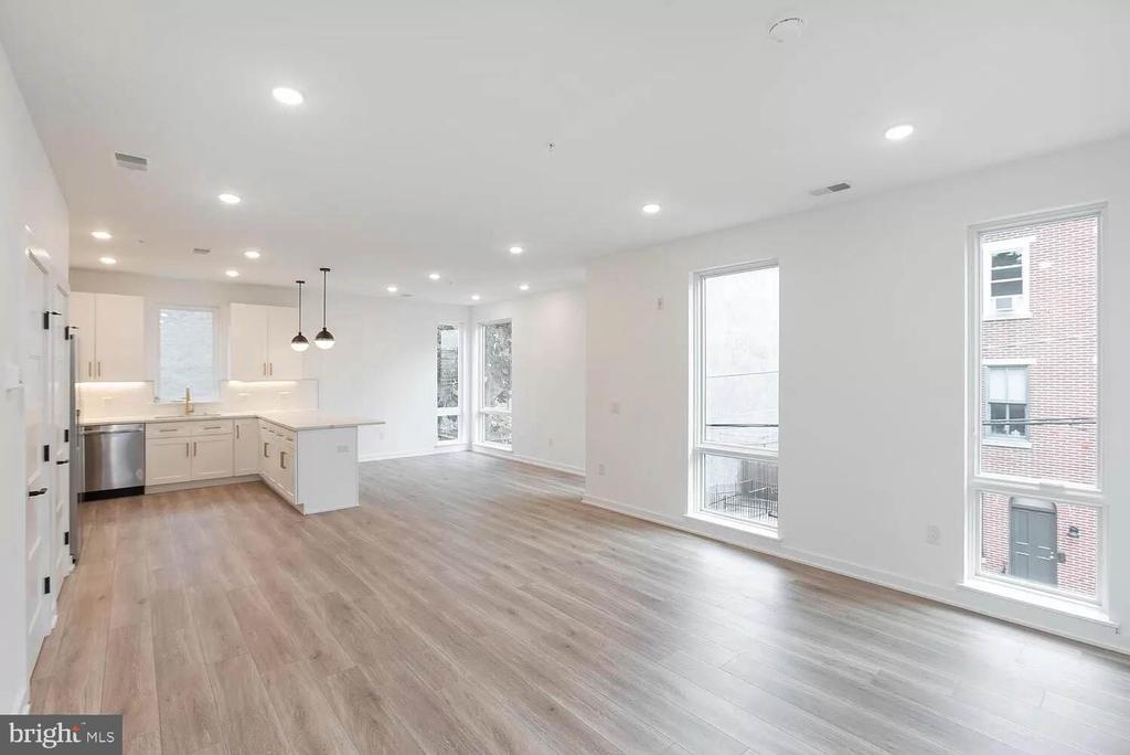 719 N 16TH STREET Unit: 4