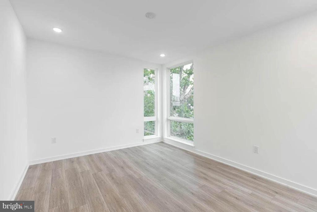 719 N 16TH STREET Unit: 4