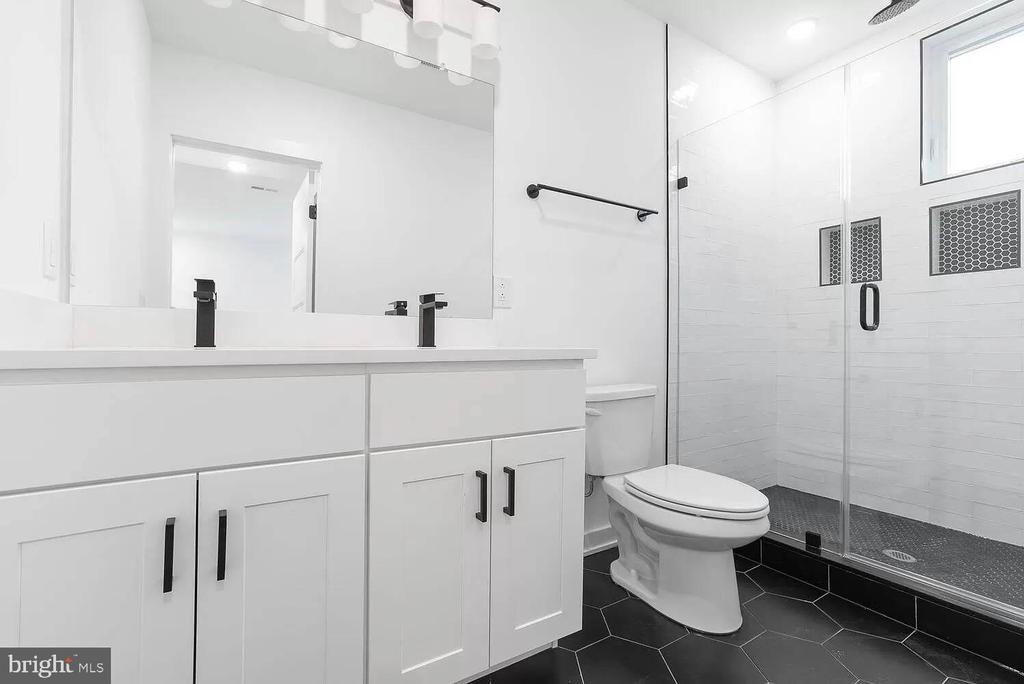 719 N 16TH STREET Unit: 4