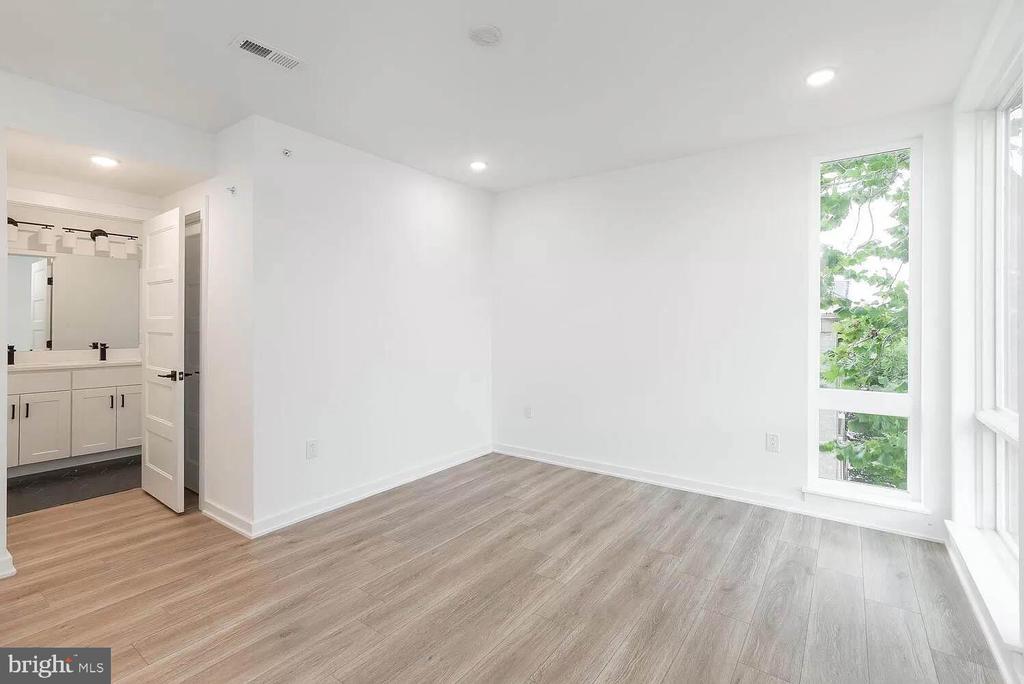 719 N 16TH STREET Unit: 4