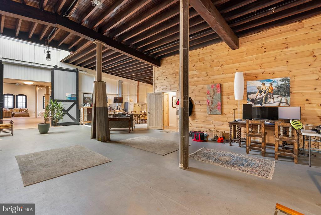1521 N 31ST STREET Unit: 300