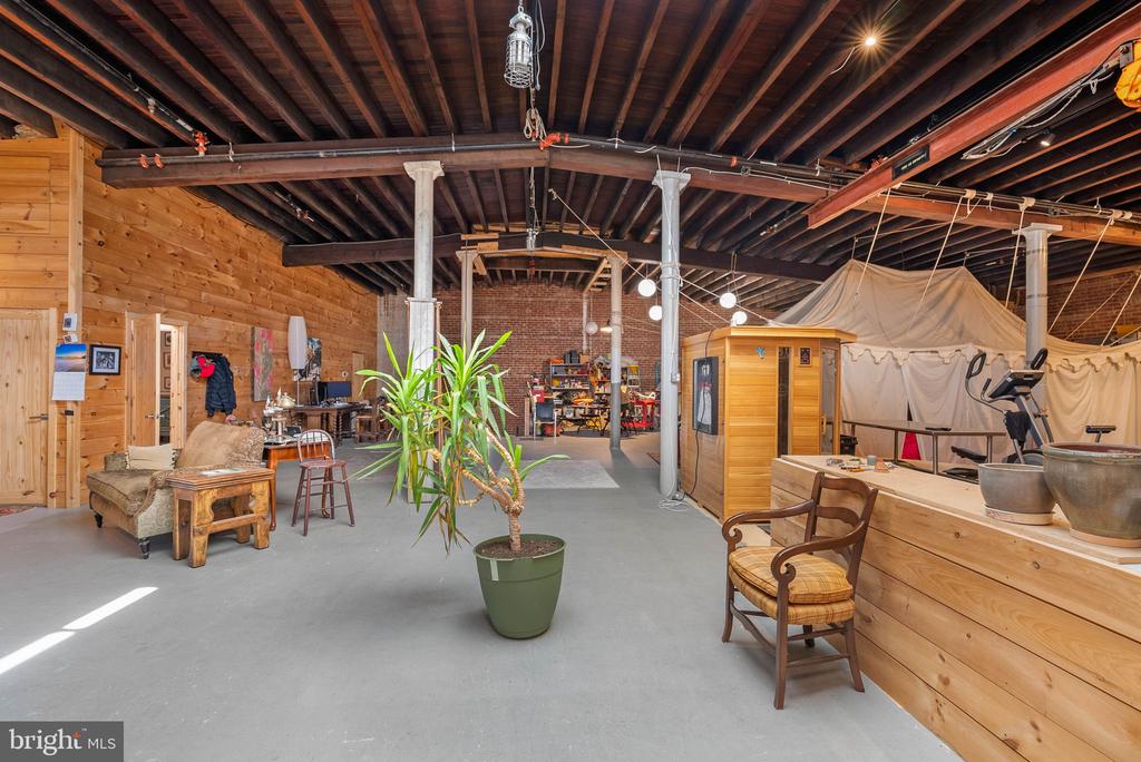 1521 N 31ST STREET Unit: 300