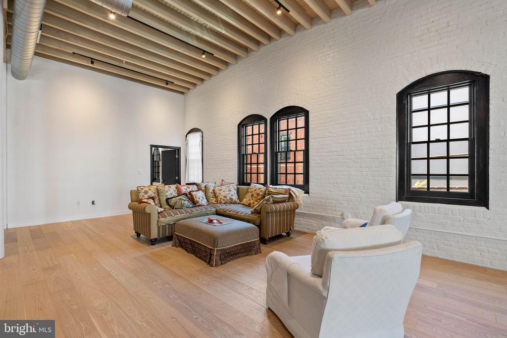 1521 N 31ST STREET Unit: 300