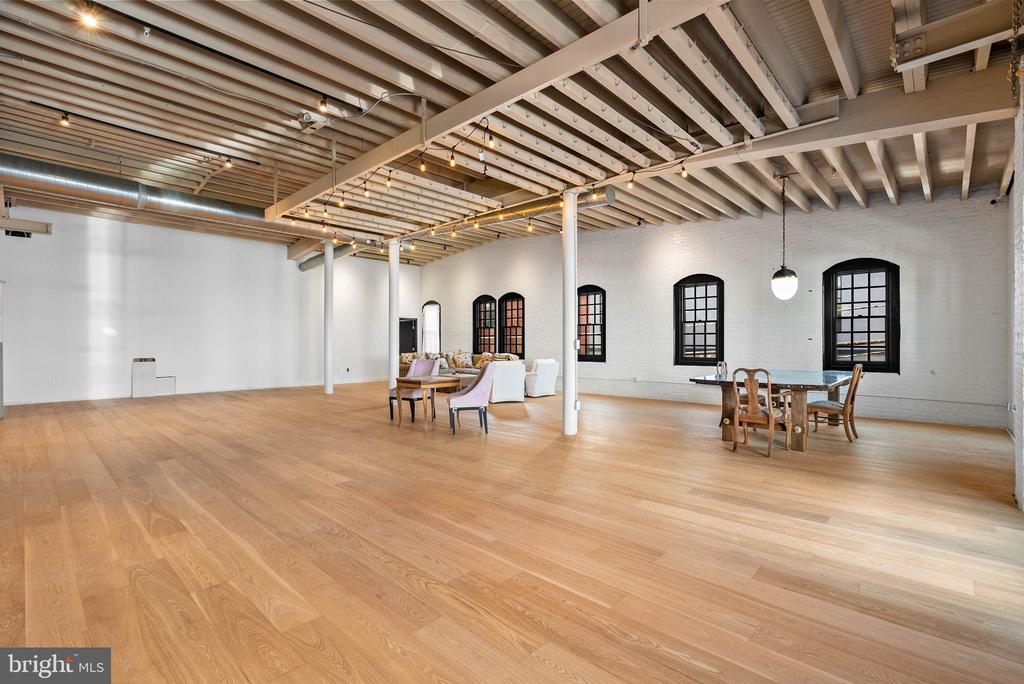 1521 N 31ST STREET Unit: 300