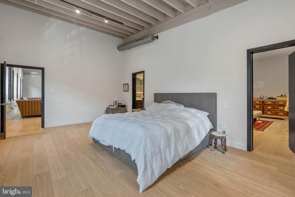 1521 N 31ST STREET Unit: 300