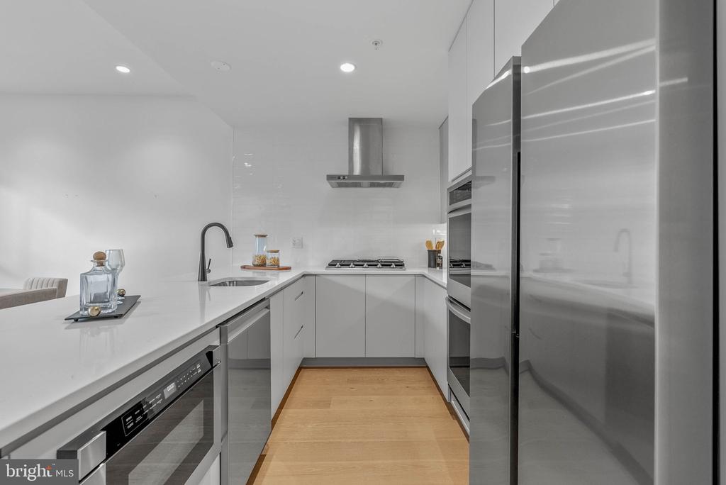 635 7TH STREET N Unit: B2B