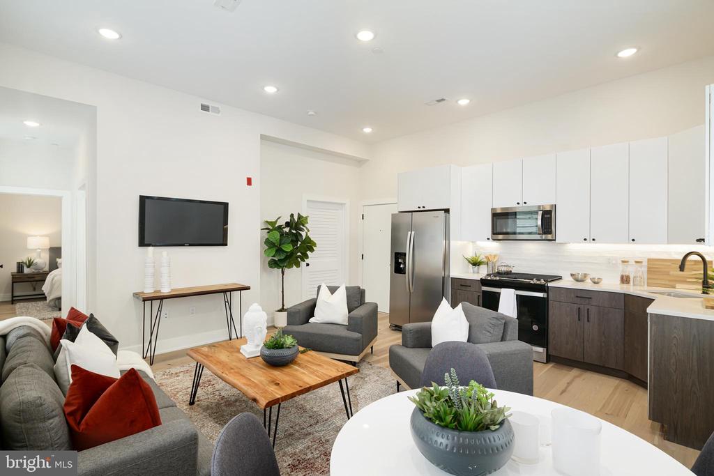 1723 FRANCIS STREET Unit: 1A