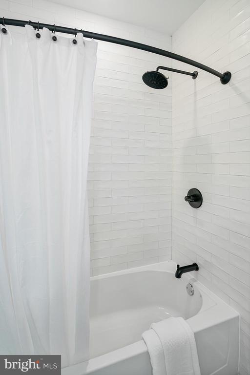 1723 FRANCIS STREET Unit: 1A
