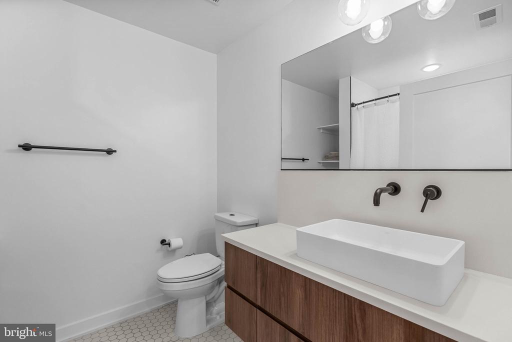 1723 FRANCIS STREET Unit: 4E