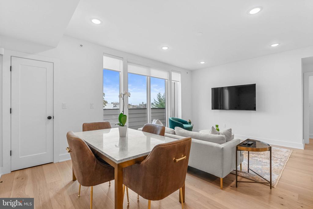 1723 FRANCIS STREET Unit: 4E