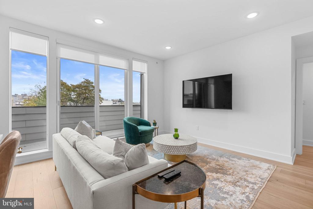 1723 FRANCIS STREET Unit: 4E