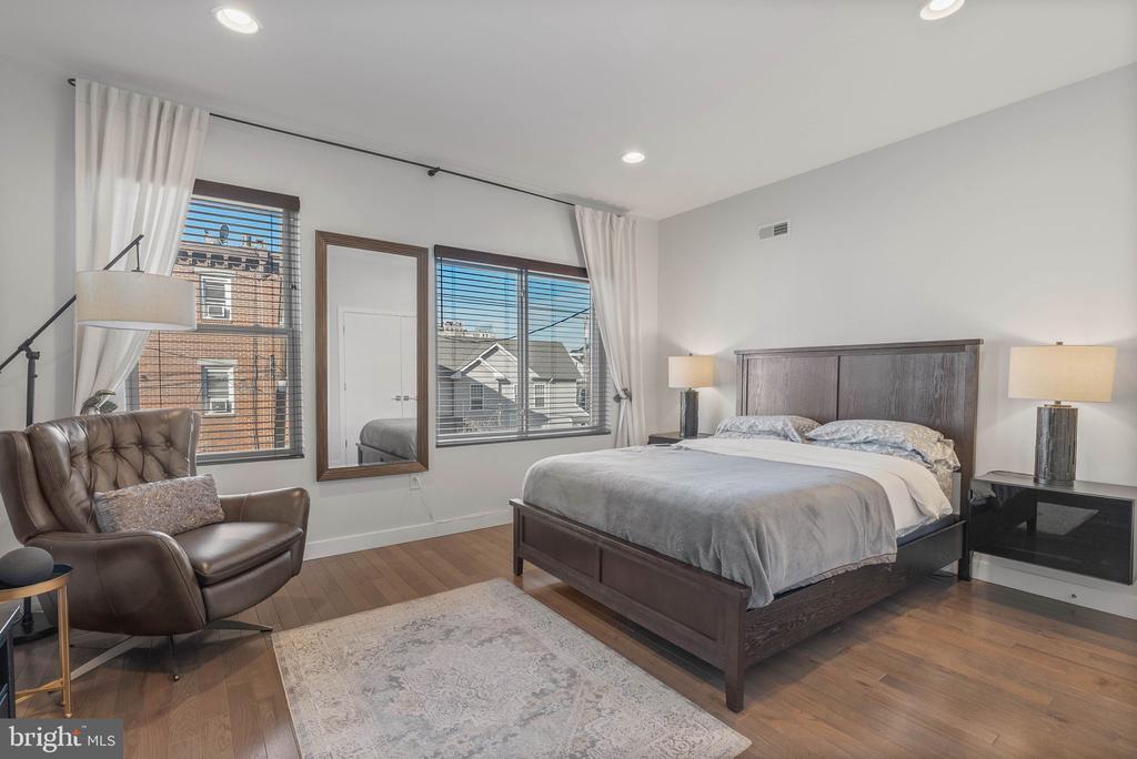 1753 N MARSHALL STREET Unit: B