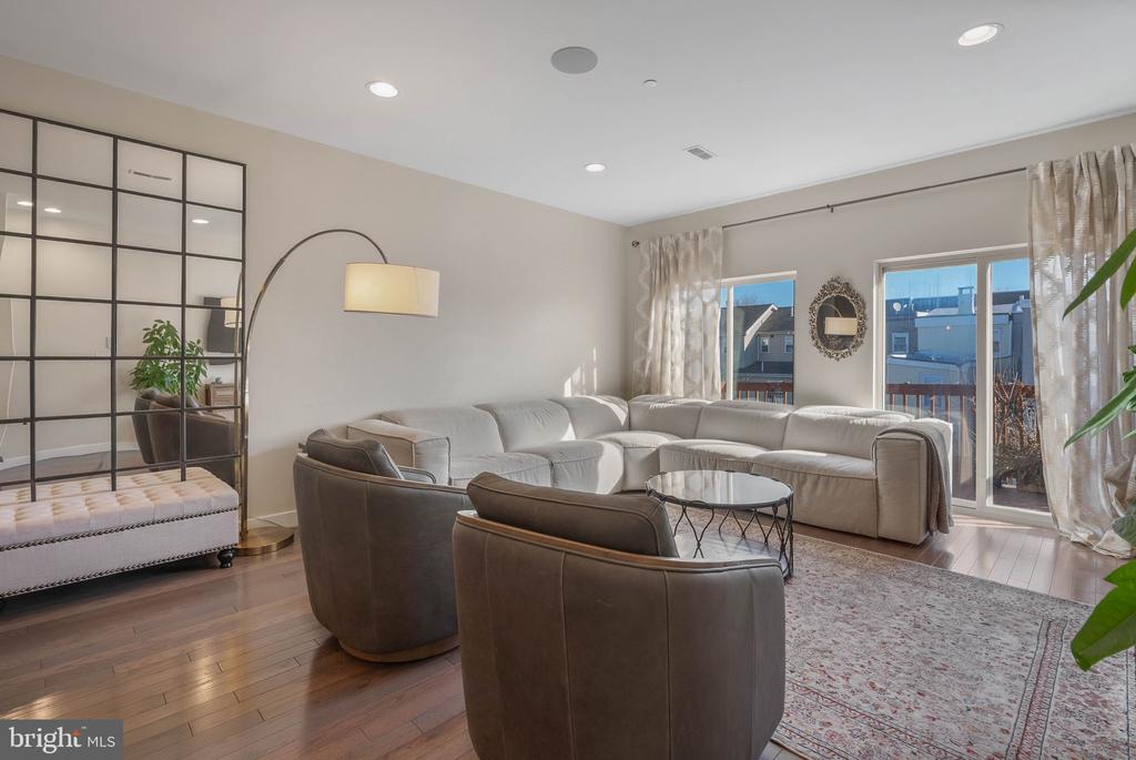 1753 N MARSHALL STREET Unit: B