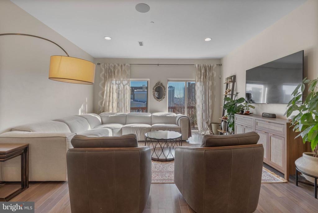 1753 N MARSHALL STREET Unit: B