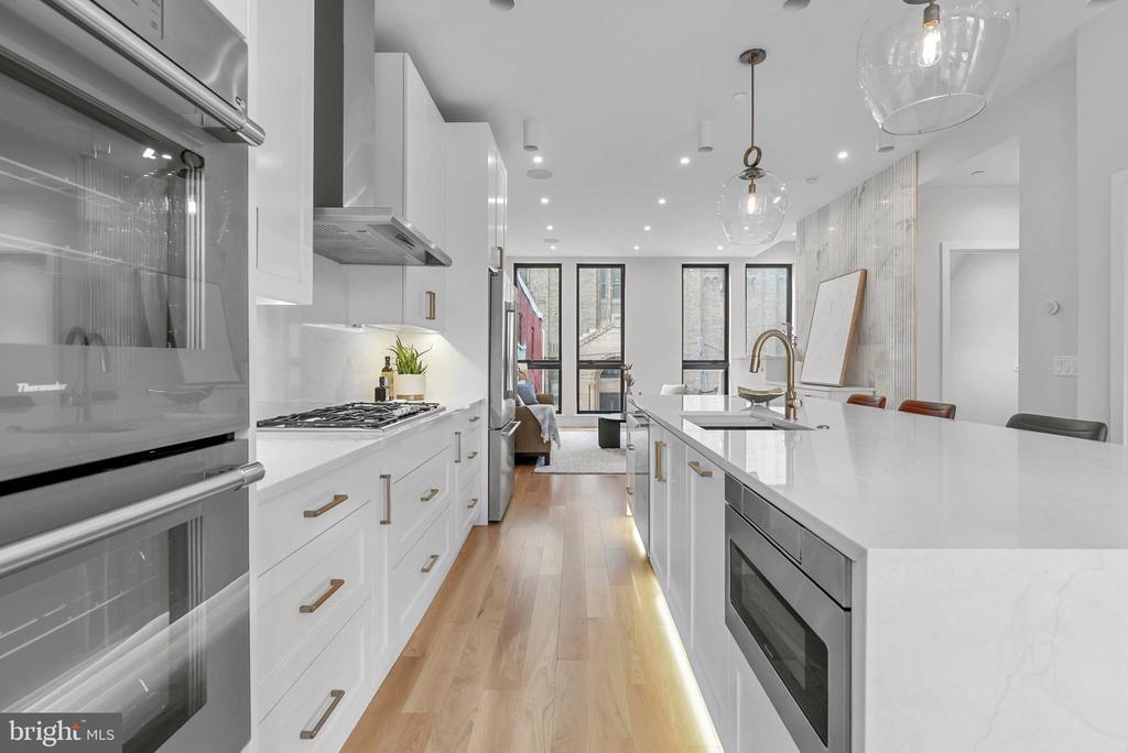 1100 WEBSTER STREET Unit: 4