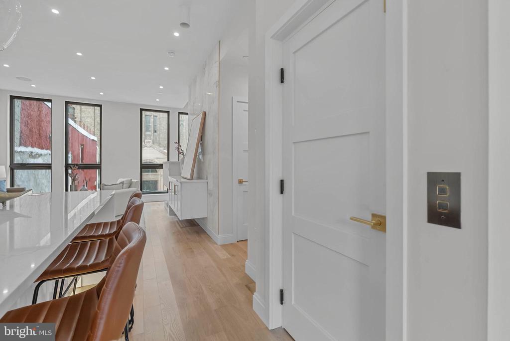 1100 WEBSTER STREET Unit: 4
