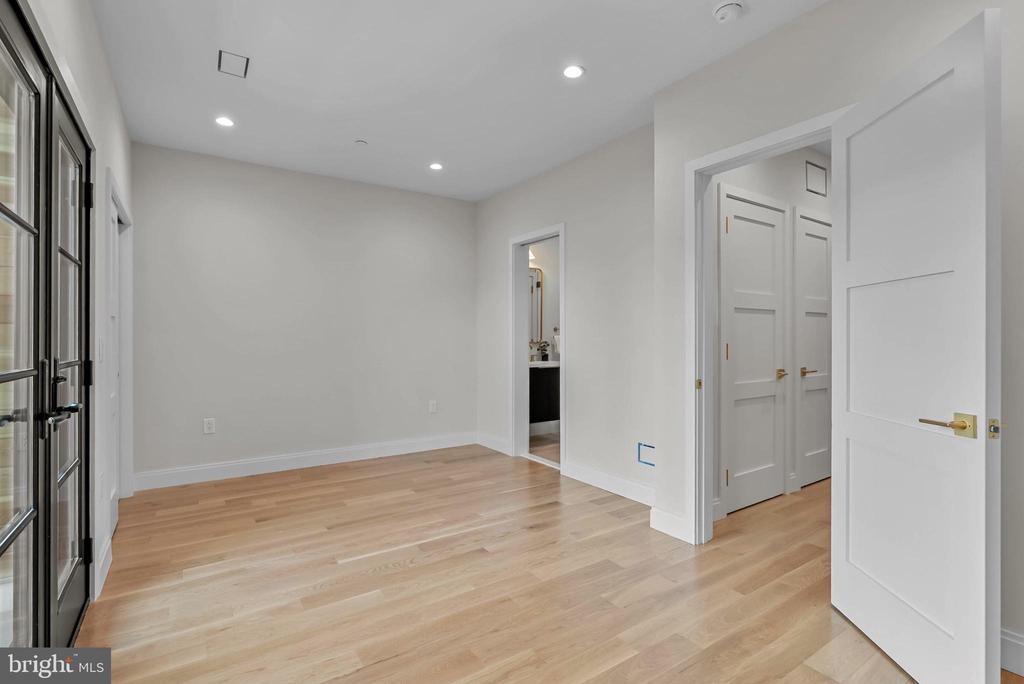 1100 WEBSTER STREET Unit: 4