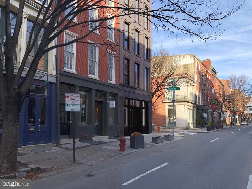 130 N 3RD STREET Unit: 2
