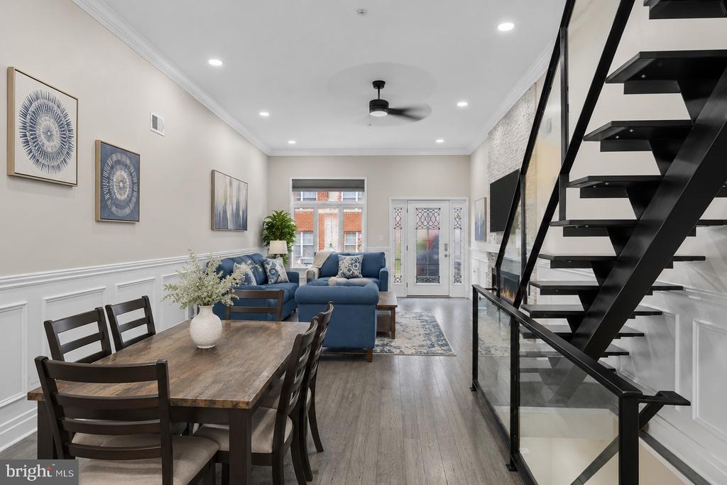 933 S 3RD STREET