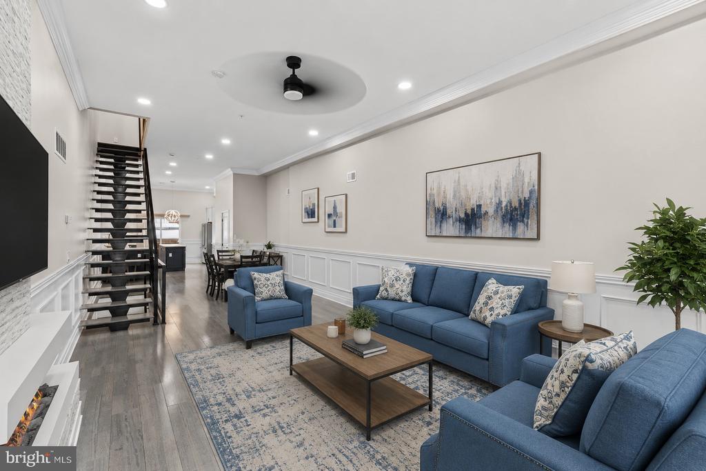 933 S 3RD STREET