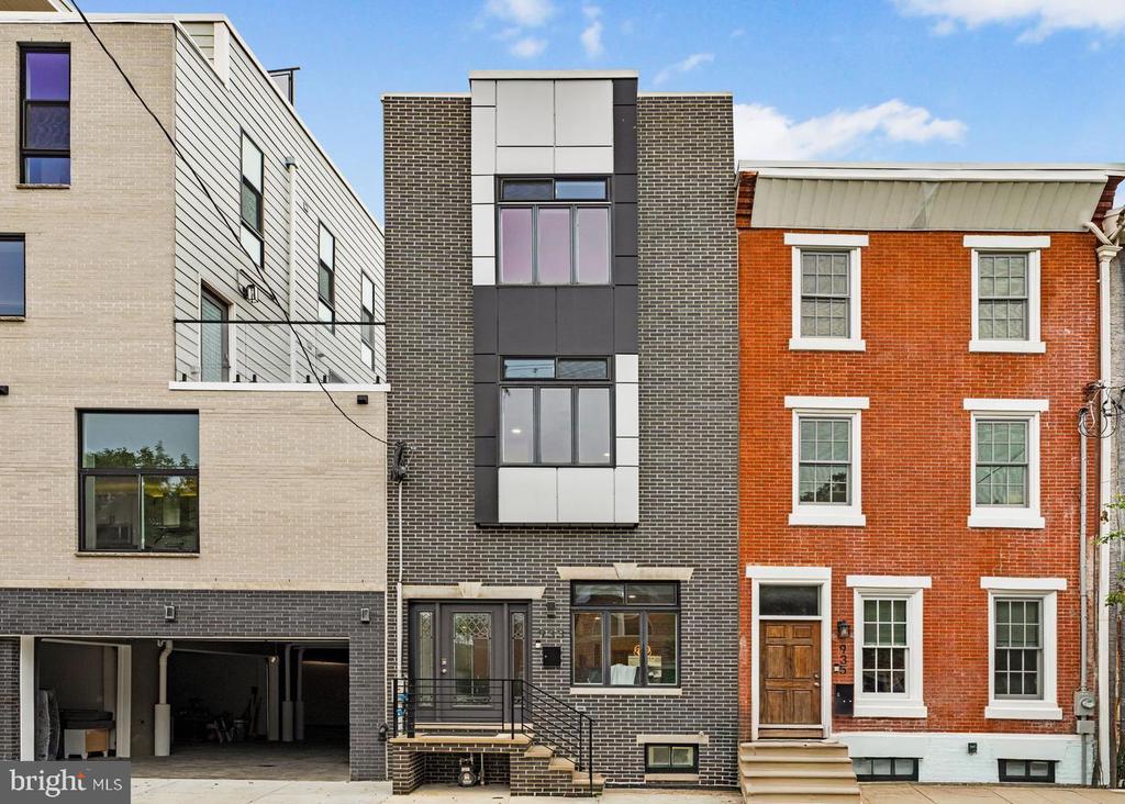 933 S 3RD STREET