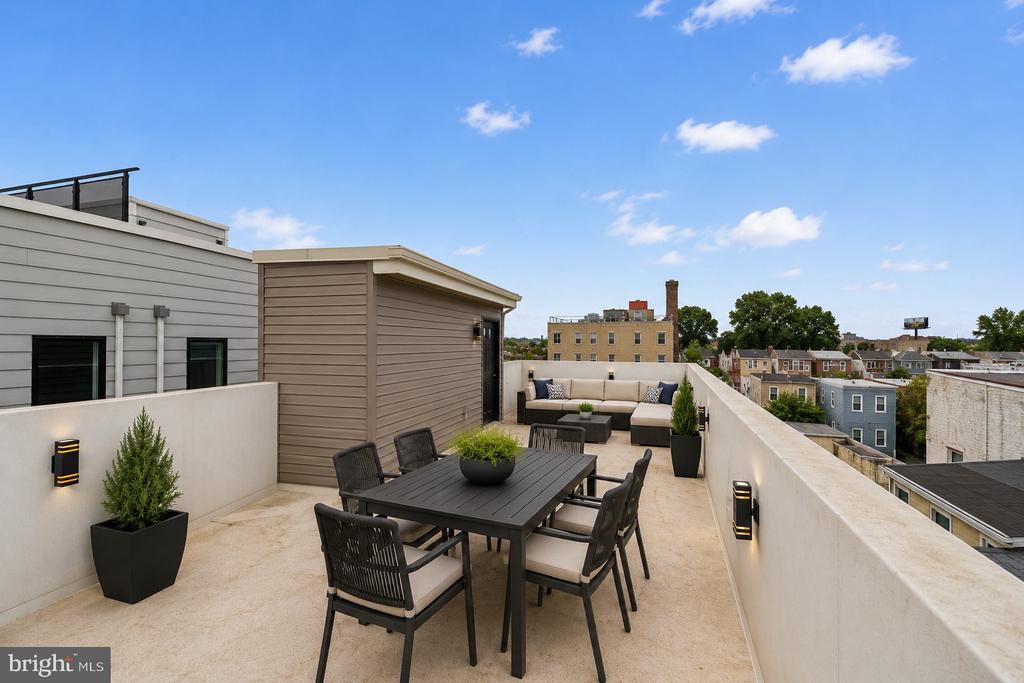 933 S 3RD STREET