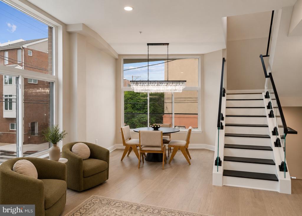 246 MONTROSE STREET