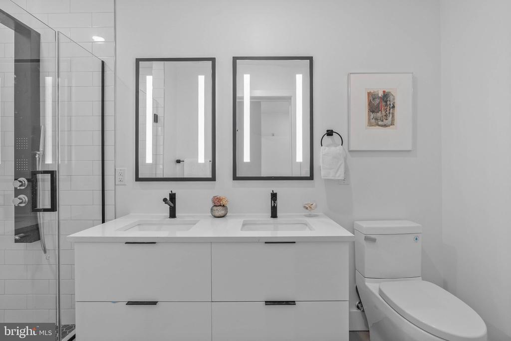 1501 N 31ST STREET Unit: PH17
