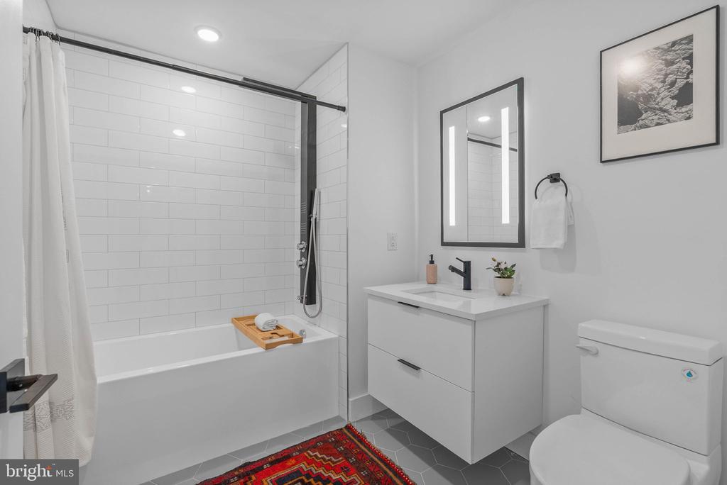 1501 N 31ST STREET Unit: PH17