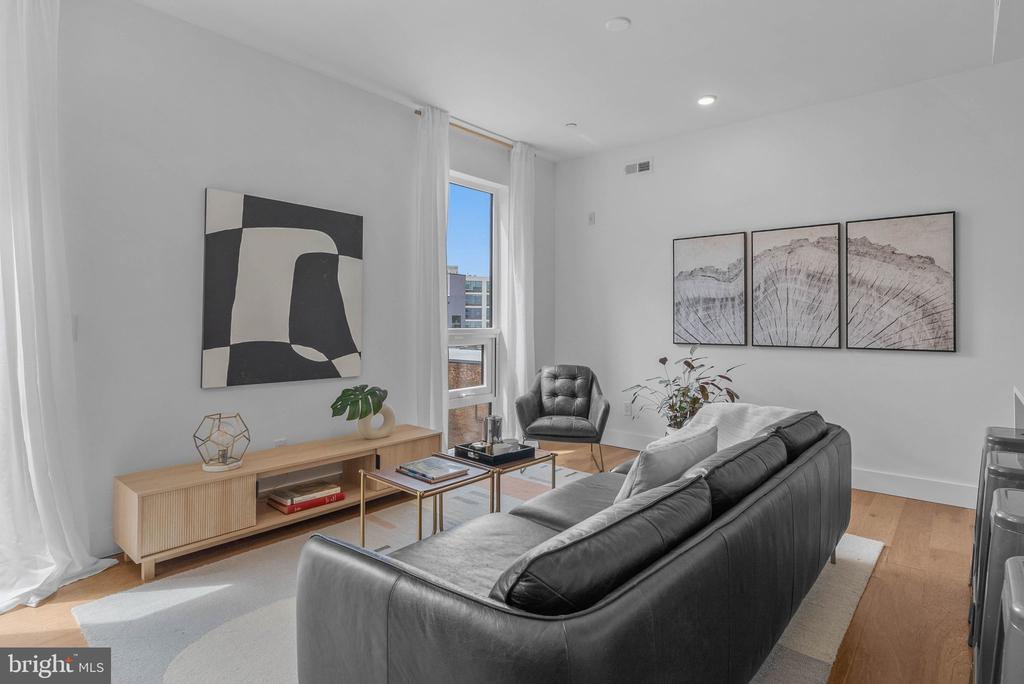 1501 N 31ST STREET Unit: PH17