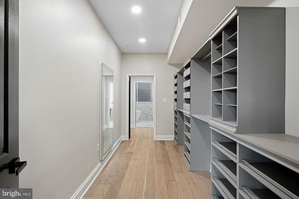244 MONTROSE STREET