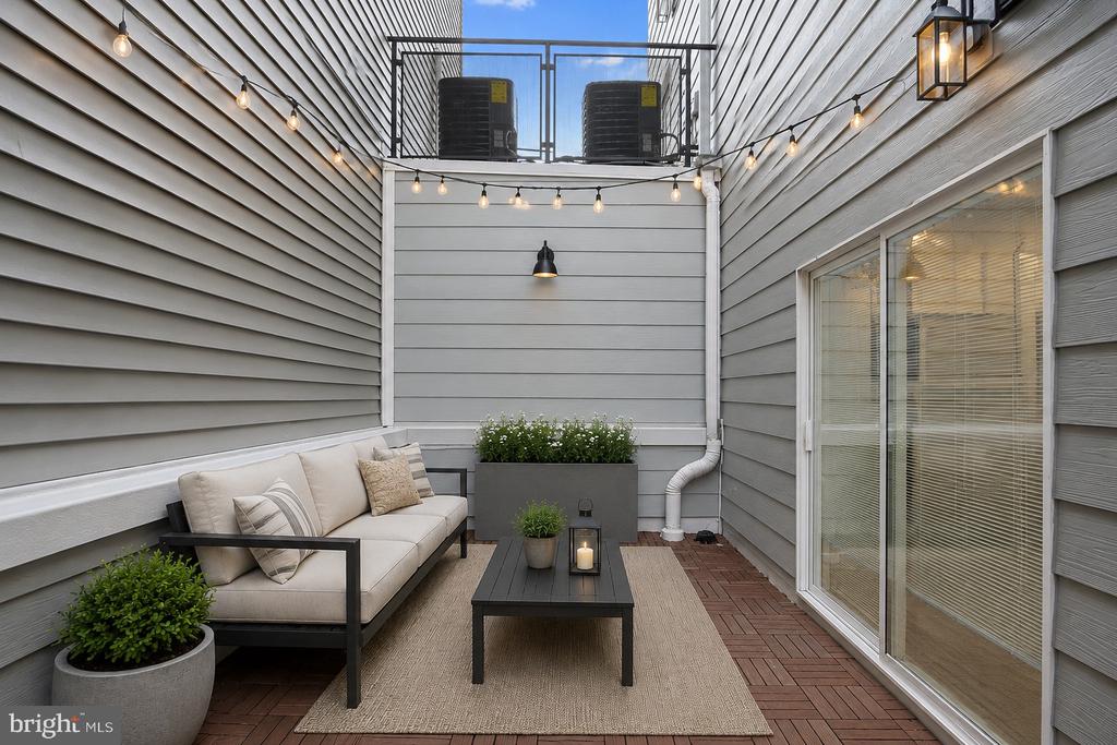 244 MONTROSE STREET